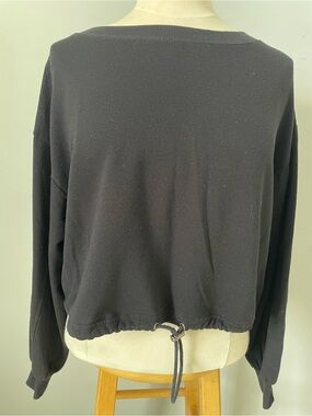 iris Black Cropped Drawstring Hem Long-Sleeve Sweatshirt pull-over